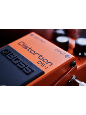 BOSS DS-1 Distortion gitarski efekt