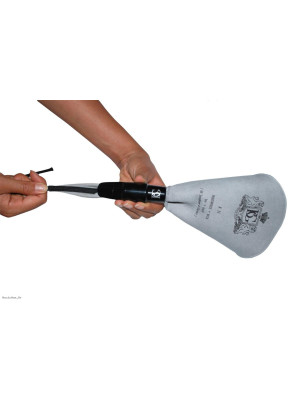 BG FRANCE A31 Neck and Mouthpiece krpica za čišćenje